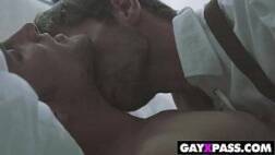 Gay tube brasil fodendo gostoso em cima da cama