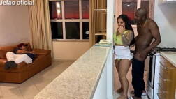 Pornô brasil comendo cliente na cozinha